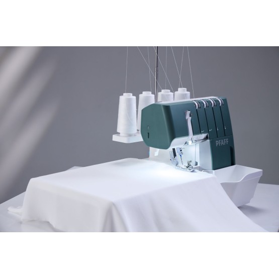 PFAFF® admire™ 3000 Overlock Machine